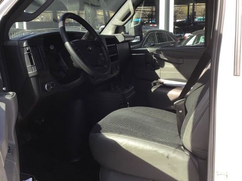 Used 2024 Chevrolet Express 2500 w/ Driver Convenience Package RWD image 6