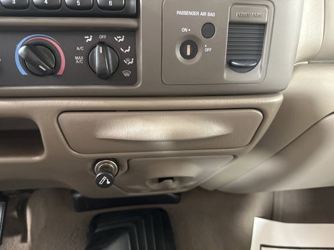 Used 2001 Ford F350 4x4 SuperCab DRW Super Duty image 18