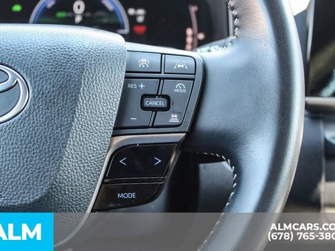 Used 2025 Toyota Camry SE image 27