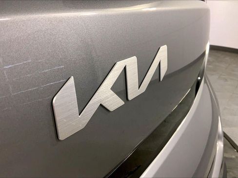 Used 2025 Kia Soul LX w/ LX Technology Package FWD image 29