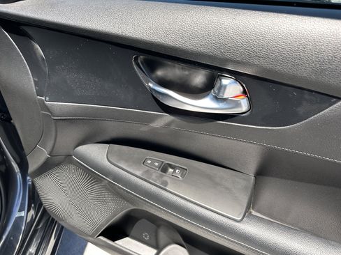 Used 2023 Kia Forte GT-Line w/ GT-Line Technology Package FWD image 17