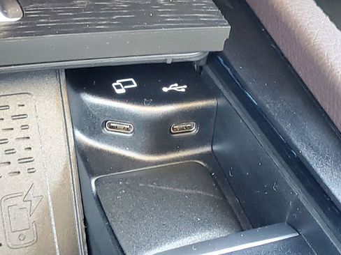 Used 2023 Mercedes-Benz GLS 450 4MATIC image 19