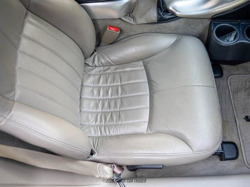 Used 2000 Chevrolet Corvette Coupe RWD image 45