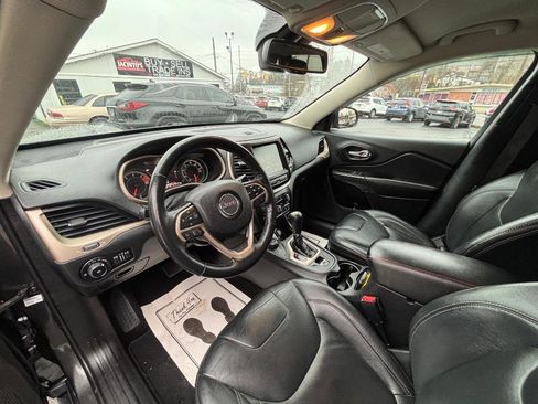 Used 2016 Jeep Cherokee Limited image 18