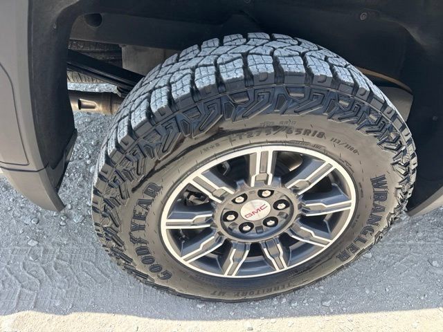 Used 2025 GMC Sierra 1500 AT4 w/ AT4 Premium Package AWD/4WD image 33