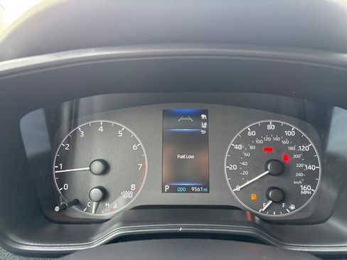 Certified 2025 Toyota Corolla LE image 28