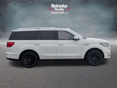 Used 2021 Lincoln Navigator Reserve image 4