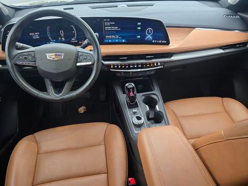 Used 2024 Cadillac XT4 Premium Luxury w/ Active Safety Package FWD image 16