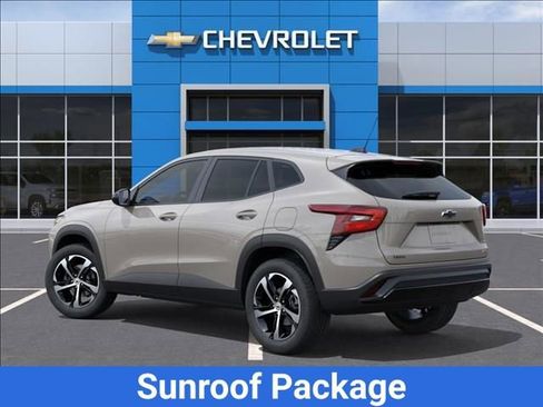 New 2026 Chevrolet Trax RS w/ Sunroof Package FWD image 3