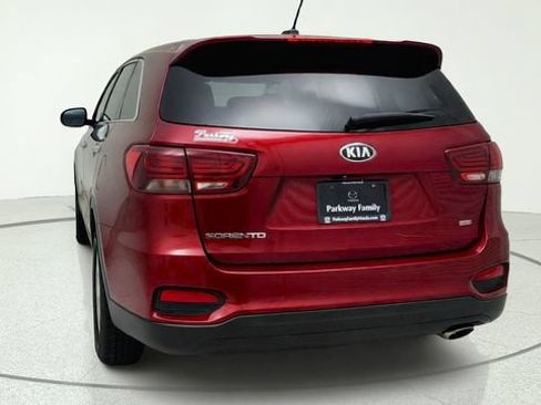 Used 2019 Kia Sorento FWD image 4
