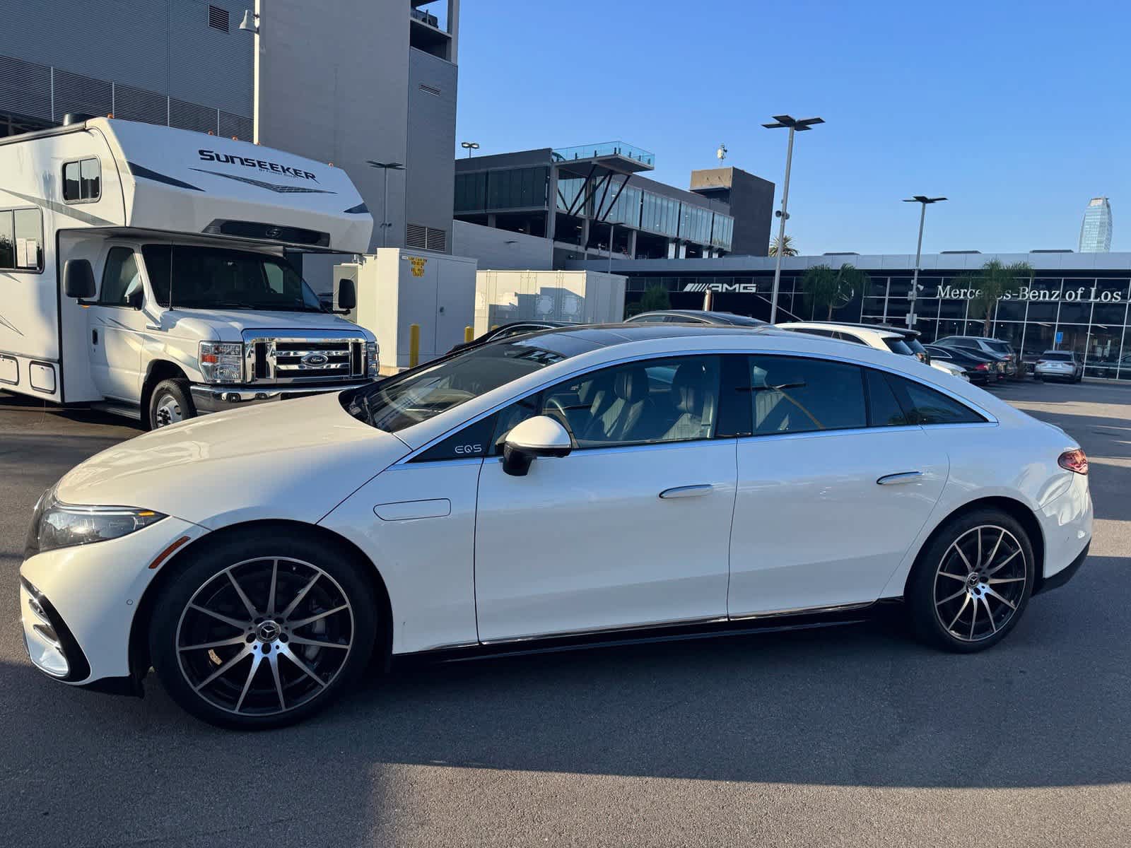 Used 2023 Mercedes-Benz EQS 580 4MATIC Sedan image 2