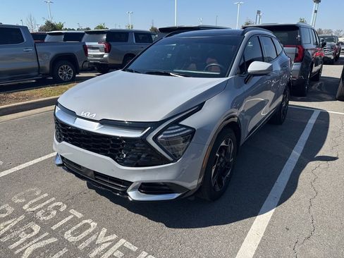 Used 2025 Kia Sportage SX image 7