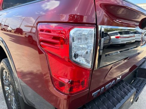 Used 2018 Nissan Titan Platinum Reserve w/ Platinum Utility Package AWD/4WD image 13