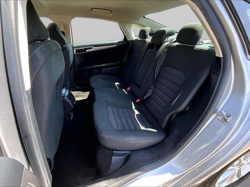 Used 2020 Ford Fusion SE FWD image 26