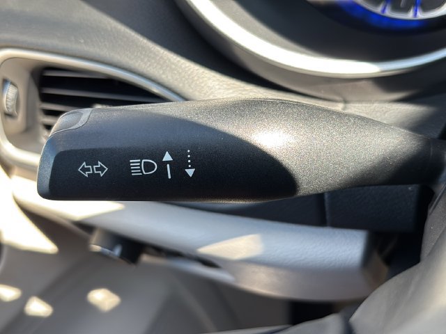 Used 2024 Chrysler Pacifica Touring-L FWD image 17