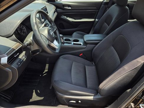 Used 2025 Nissan Altima 2.5 SV FWD image 23