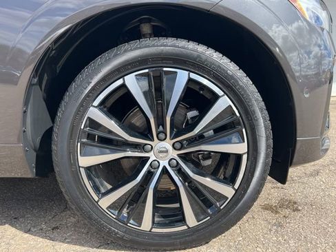 Certified 2025 Volvo XC60 B5 Ultra AWD/4WD image 12