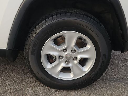 Used 2016 Jeep Grand Cherokee Laredo w/ Quick Order Package 23E image 18