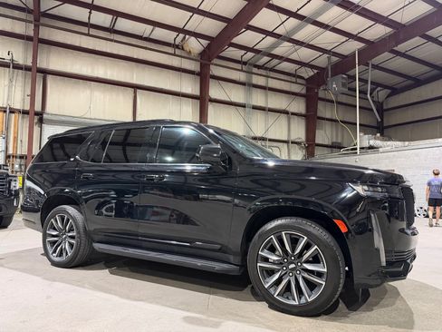 Used 2023 Cadillac Escalade Sport AWD/4WD image 3