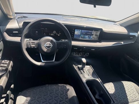 Used 2025 Nissan Kicks SV AWD/4WD image 14