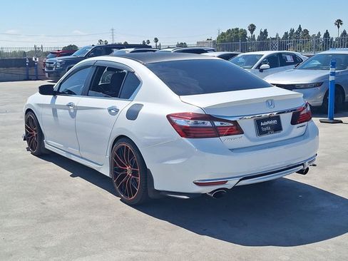 Used 2017 Honda Accord Sport image 7