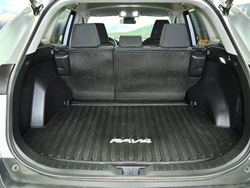 Used 2022 Toyota RAV4 LE image 46