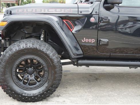 Used 2018 Jeep Wrangler Unlimited Rubicon AWD/4WD image 9