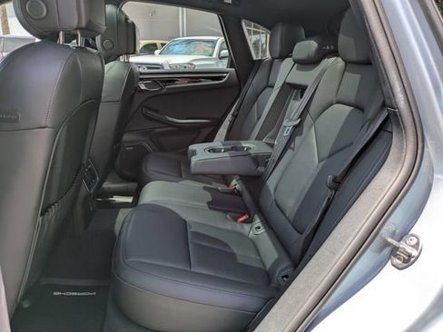 Used 2025 Porsche Macan AWD/4WD image 19