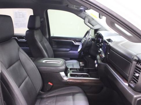 Used 2022 GMC Sierra 1500 SLT w/ SLT Convenience Package image 11