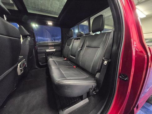 Used 2022 Ford F250 Lariat w/ Black Appearance Package image 21