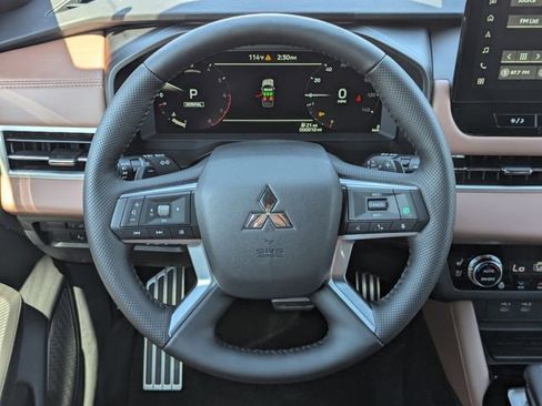 New 2025 Mitsubishi Outlander SEL image 18