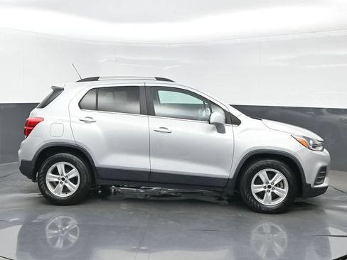 Used 2020 Chevrolet Trax LT FWD image 7