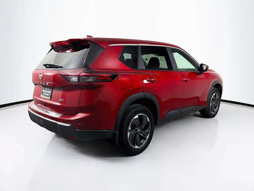 Used 2025 Nissan Rogue SV AWD/4WD image 7