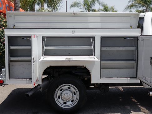 Used 2022 RAM 2500 Tradesman w/ Chrome Appearance Group image 12