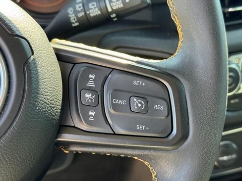 Used 2024 Jeep Wrangler Unlimited Sport AWD/4WD image 21
