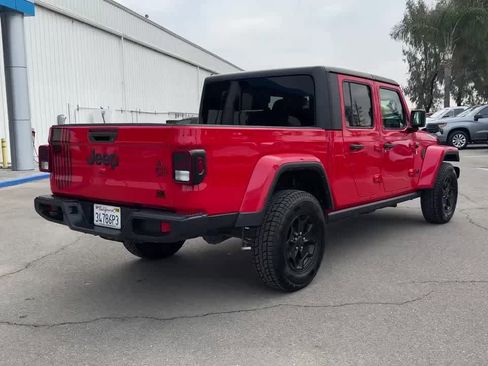 Used 2022 Jeep Gladiator Sport image 7