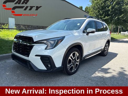 Used 2023 Subaru Ascent Limited AWD/4WD image 1
