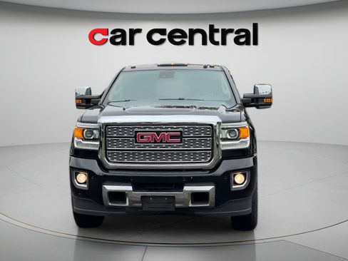 Used 2019 GMC Sierra 2500 Denali AWD/4WD image 9