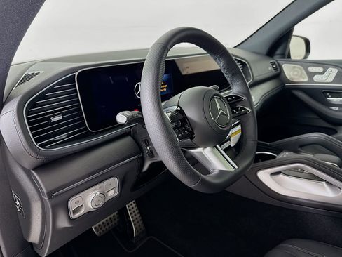 New 2026 Mercedes-Benz GLS 450 4MATIC image 10