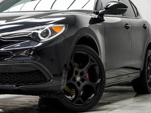 Used 2023 Alfa Romeo Stelvio Veloce AWD/4WD image 3