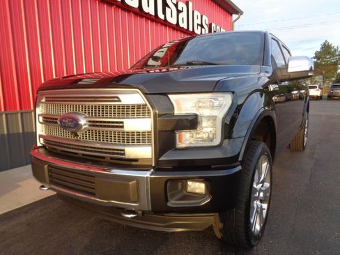 Used 2015 Ford F150 Platinum w/ Equipment Group 701A Luxury AWD/4WD image 12