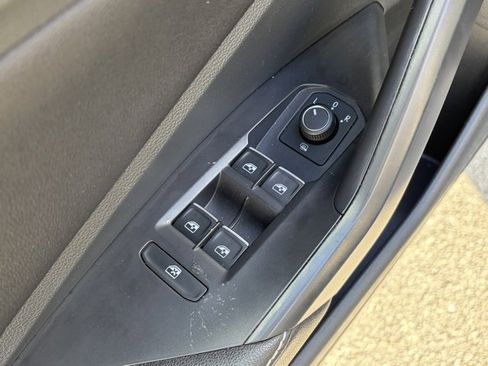 Used 2024 Volkswagen Jetta SE w/ Black Wheel Package image 13