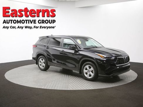 Used 2023 Toyota Highlander L image 49