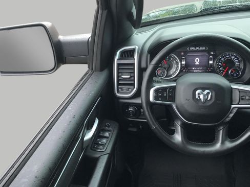 Used 2019 RAM 1500 Big Horn AWD/4WD image 11