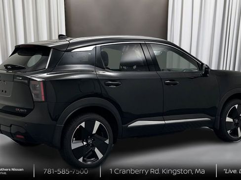 New 2025 Nissan Kicks SR w/ SR Premium Package image 5