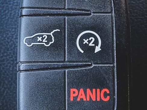 Used 2020 Jeep Grand Cherokee Altitude AWD/4WD image 6