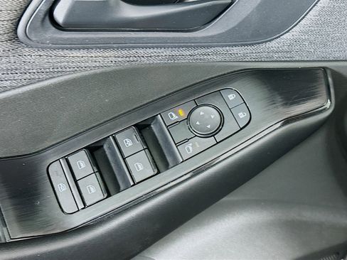 Used 2023 Nissan Rogue S image 15