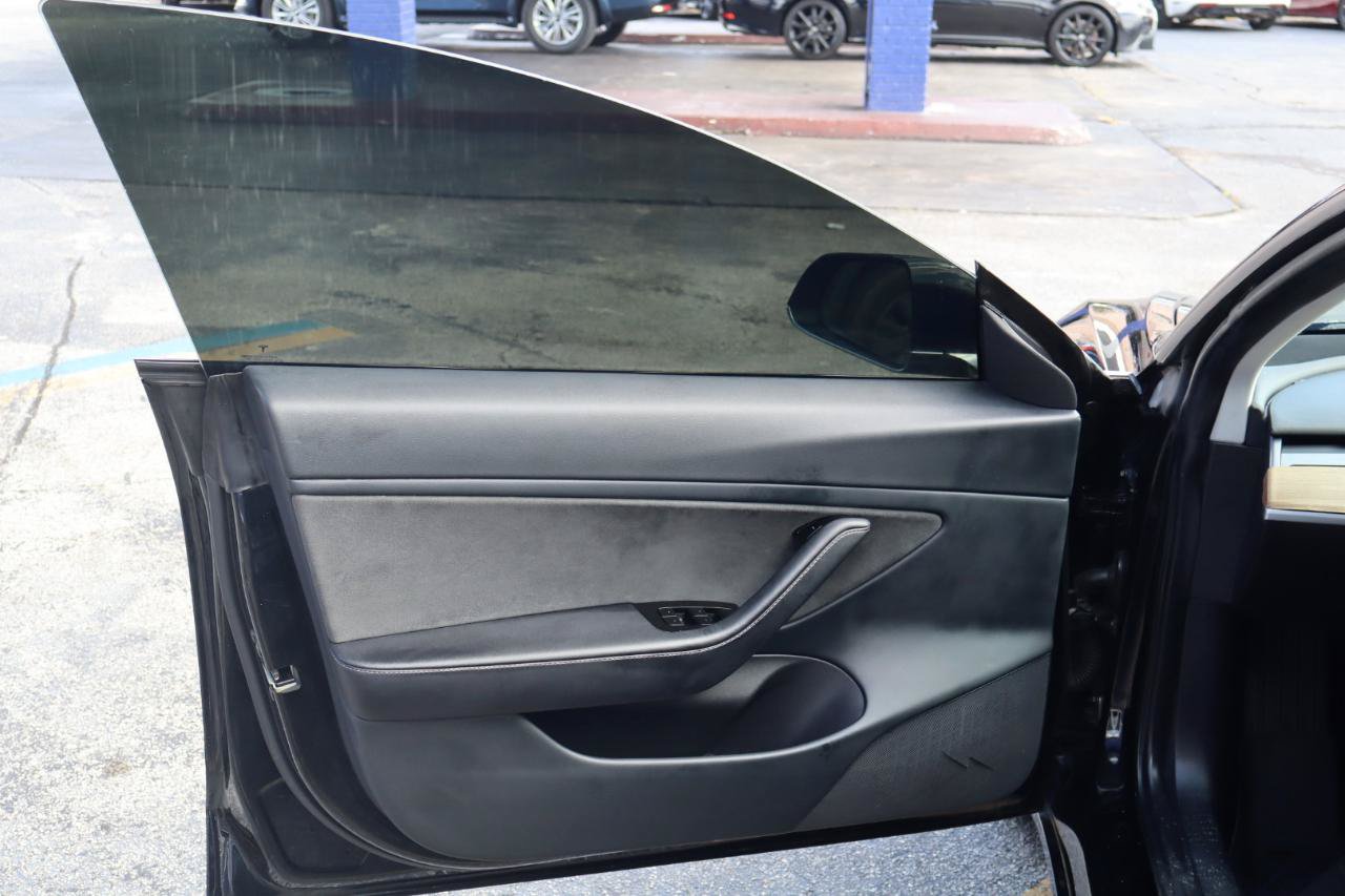 Used 2018 Tesla Model 3 Long Range RWD image 12