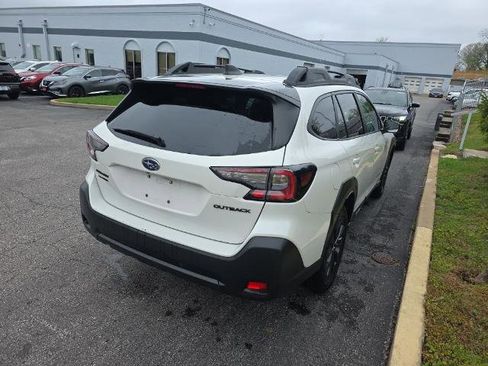 Used 2025 Subaru Outback Onyx Edition image 7