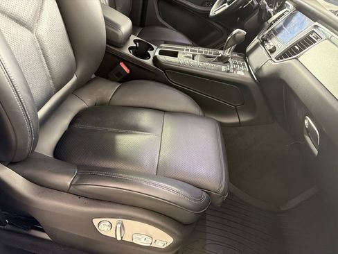 Used 2018 Porsche Macan S w/ Premium Package AWD/4WD image 24
